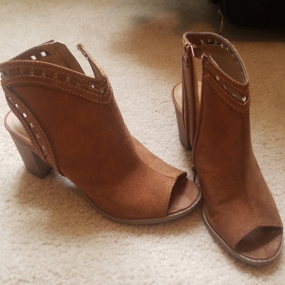 Shoes - Picture 1 of 1